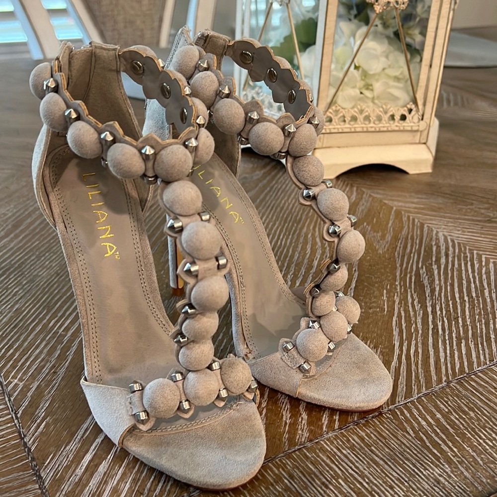 Like new Gray and Silver Heels